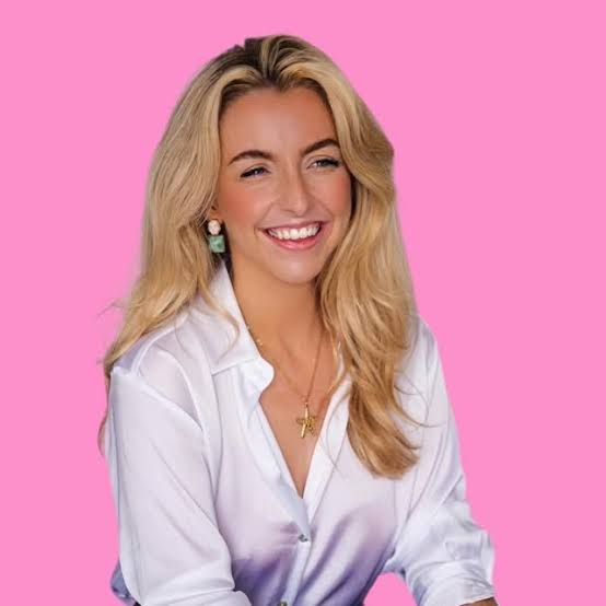 Chloe Flynn — Chloopatra